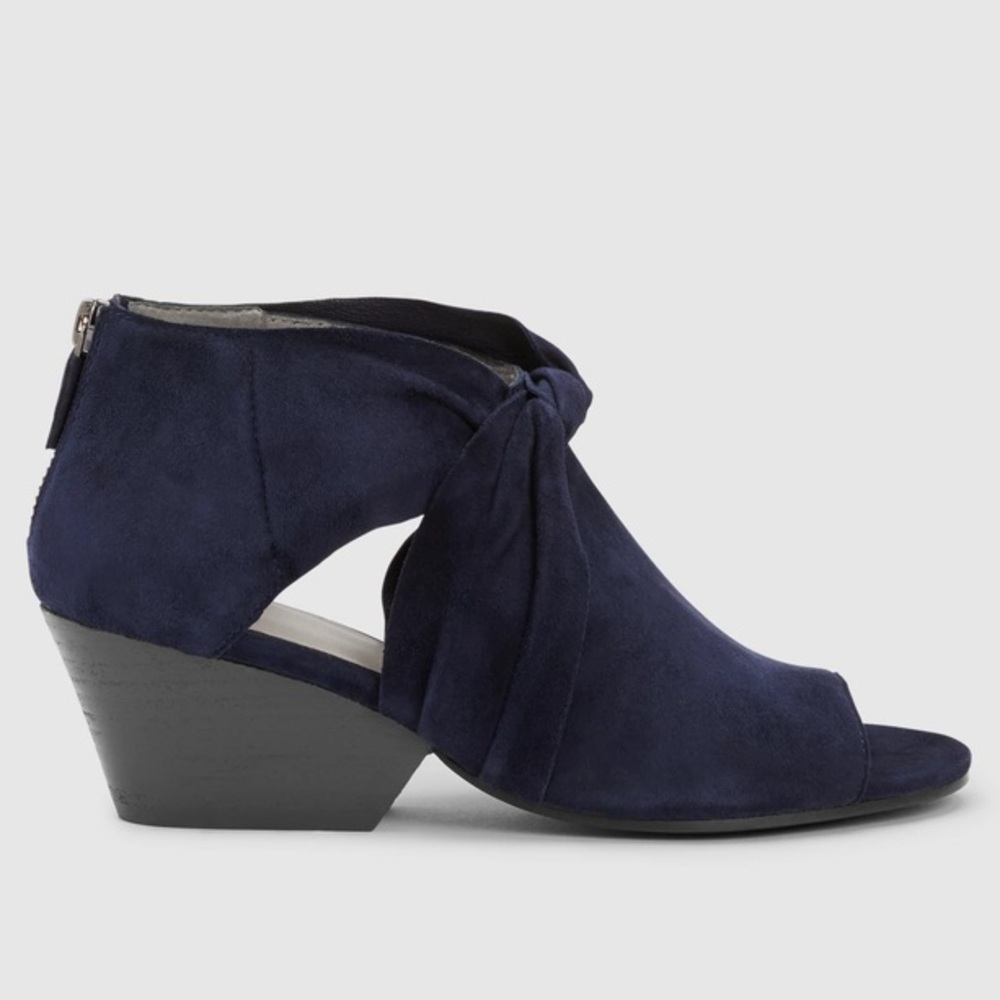 Eileen Fisher Anise Suede Pump, Royal navy blue, sz 6.5